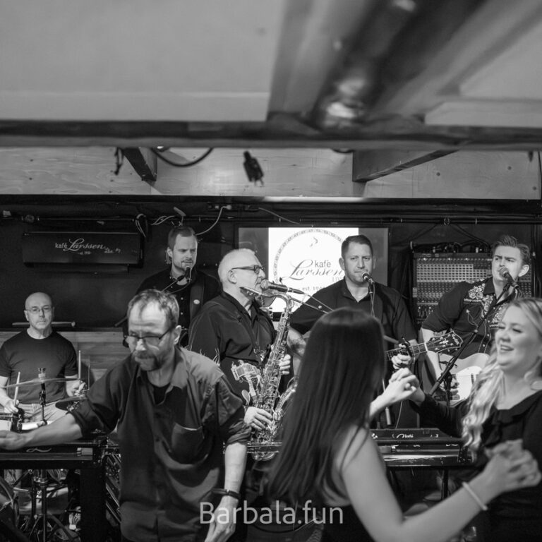 TOM Daniel Band